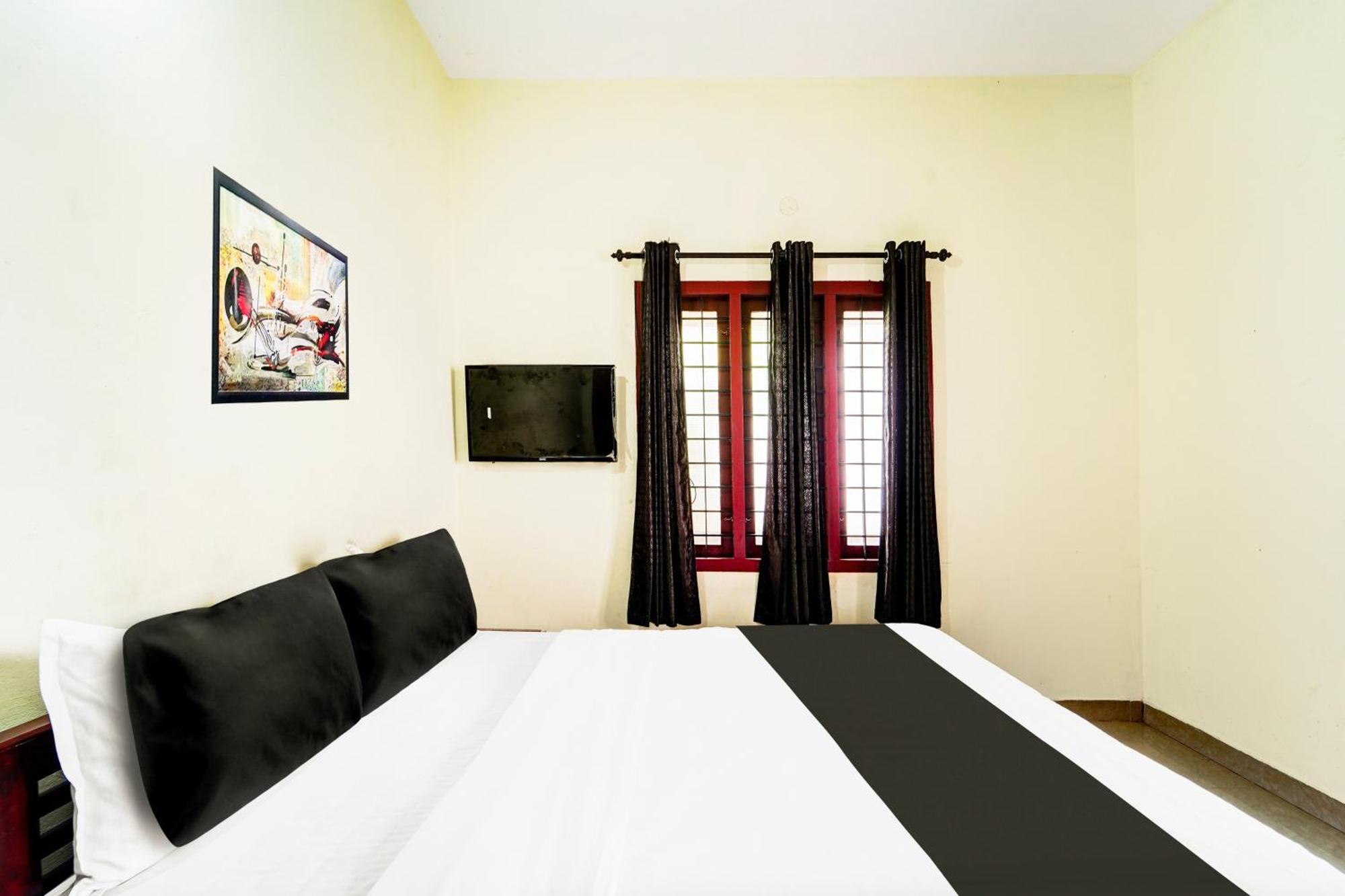 Super Hotel O Nettoor Near Lakeshore Hospital Kochi Eksteriør billede